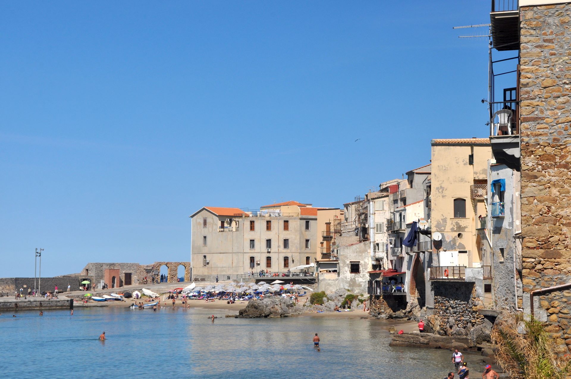 Cefalù (Photo license: CC BY 2.0)